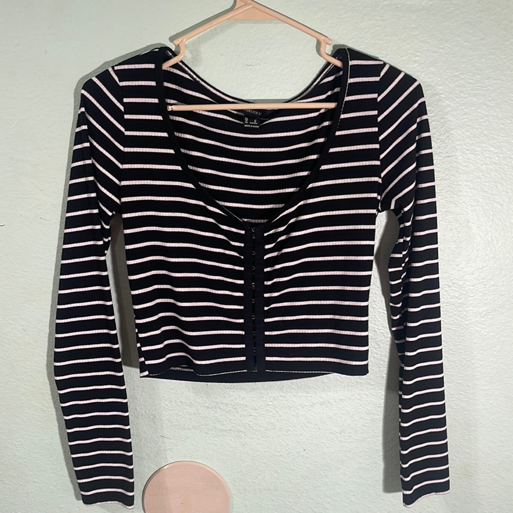 Black & white striped shirt clip front